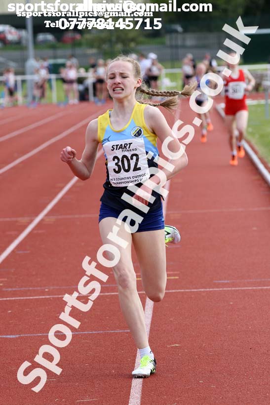 Girls under-15s 1500 metres, 2019 North Eastern Track and Field Champs., Middlesbrough. Photo:  David T. Hewitson/Sports for All Pics